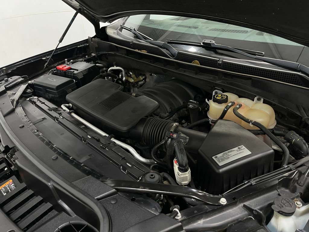 Used 2021 GMC Yukon Denali w/ Advanced Technology Package image 29