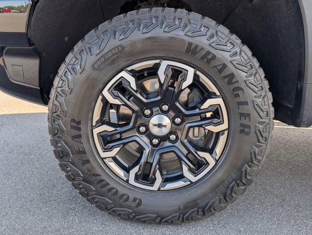 Used 2022 Chevrolet Silverado 1500 ZR2 image 13