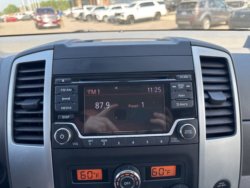 Used 2016 Nissan Frontier SV w/ SV Value Truck Package AWD/4WD image 15