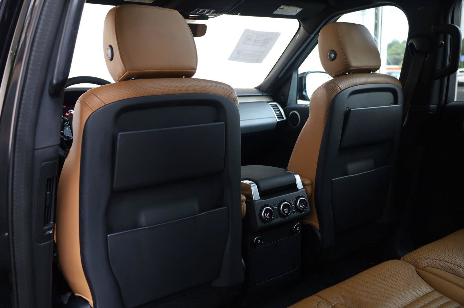 Used 2020 Land Rover Discovery HSE AWD/4WD image 19
