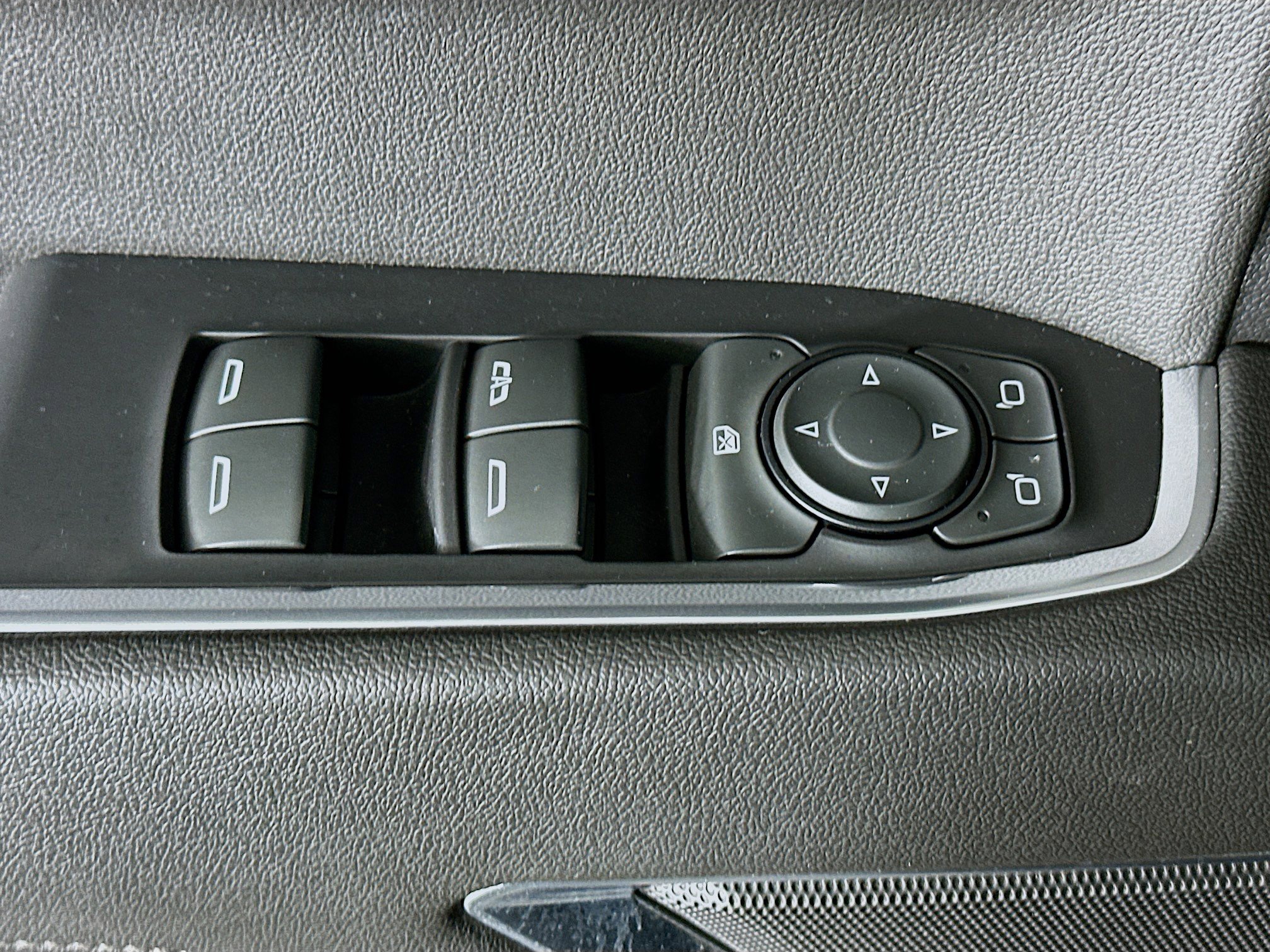 Used 2022 Chevrolet Silverado 1500 LT image 15