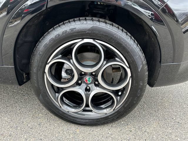 Used 2024 Alfa Romeo Tonale Ti w/ Premium Interior Package image 14