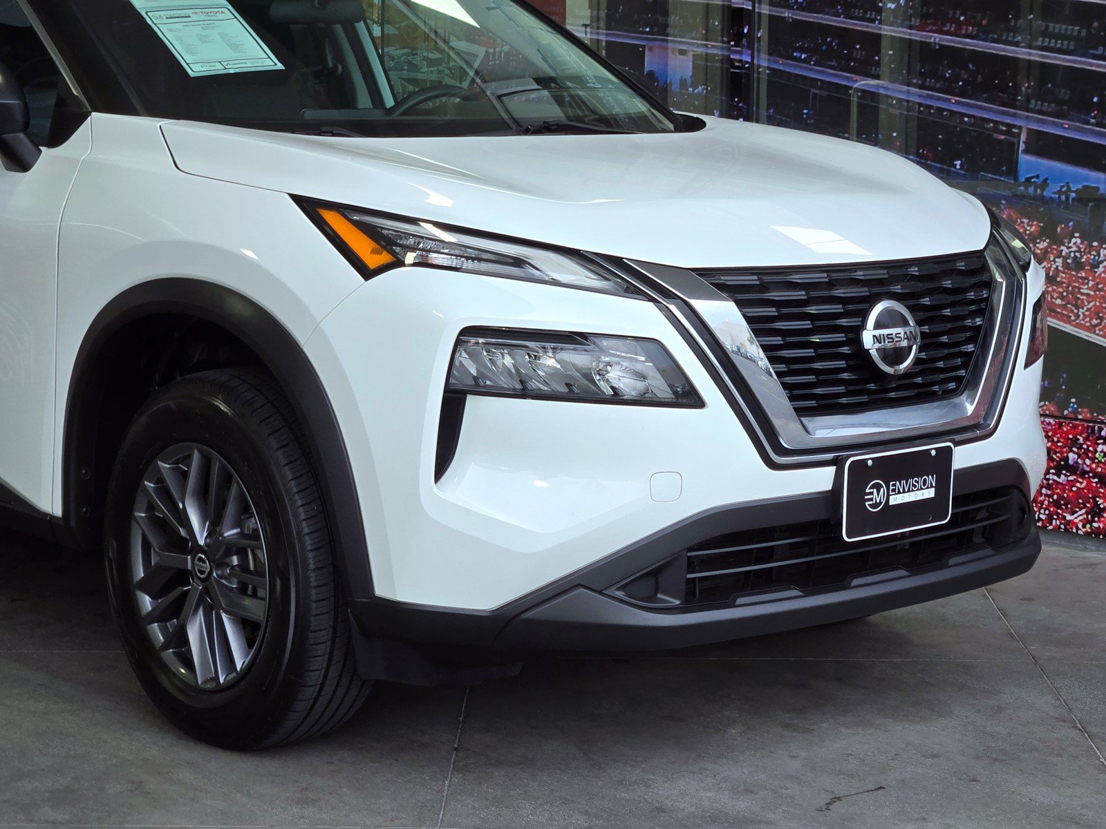 Used 2021 Nissan Rogue S FWD image 2