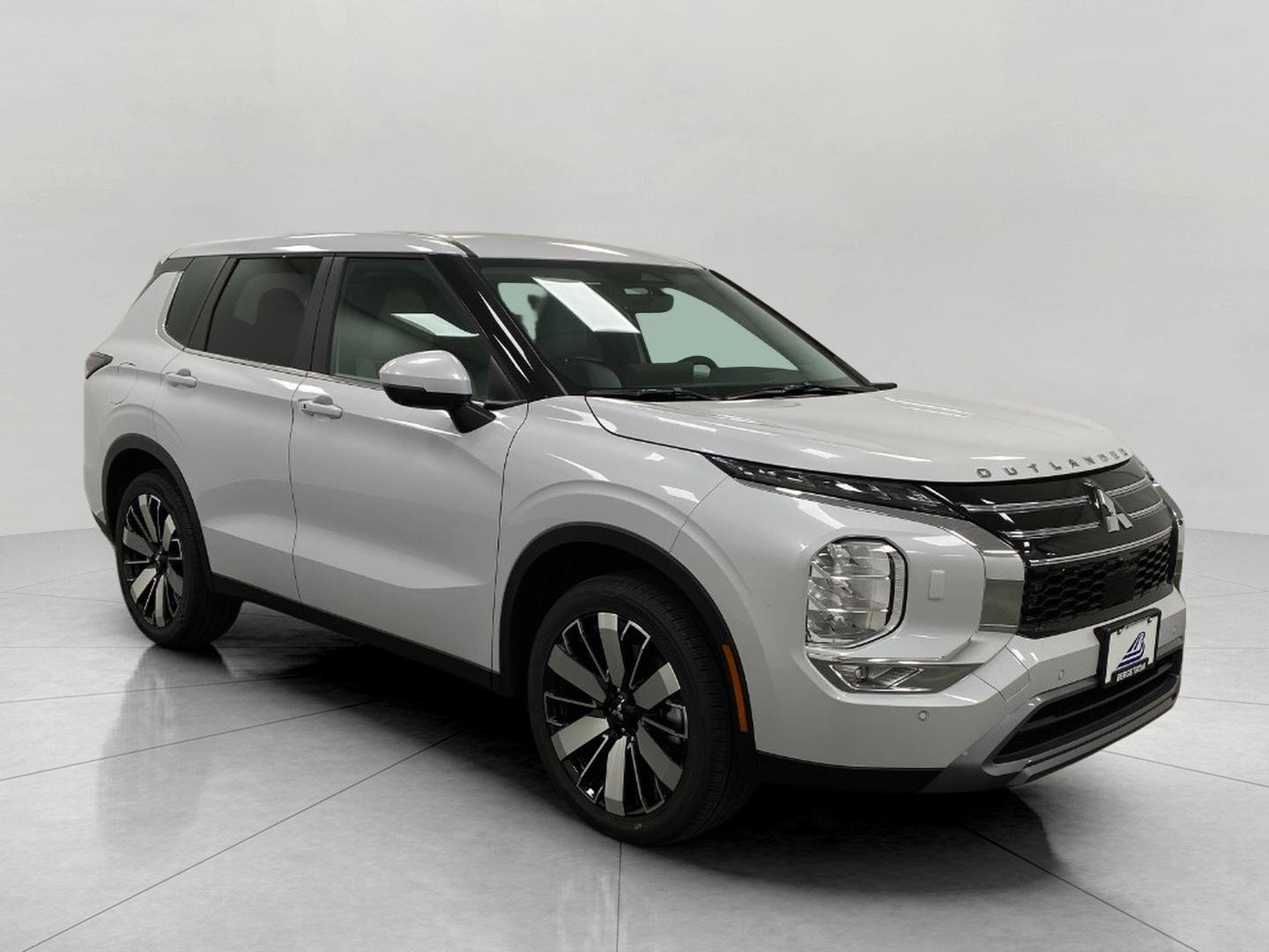 New 2026 Mitsubishi Outlander SE AWD/4WD image 1