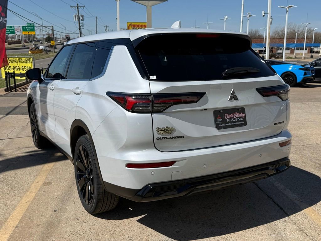 New 2026 Mitsubishi Outlander LE image 9