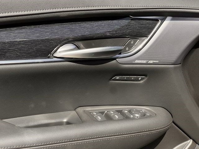 New 2026 Cadillac XT5 Premium Luxury w/ LPO, ONYX Package FWD image 20