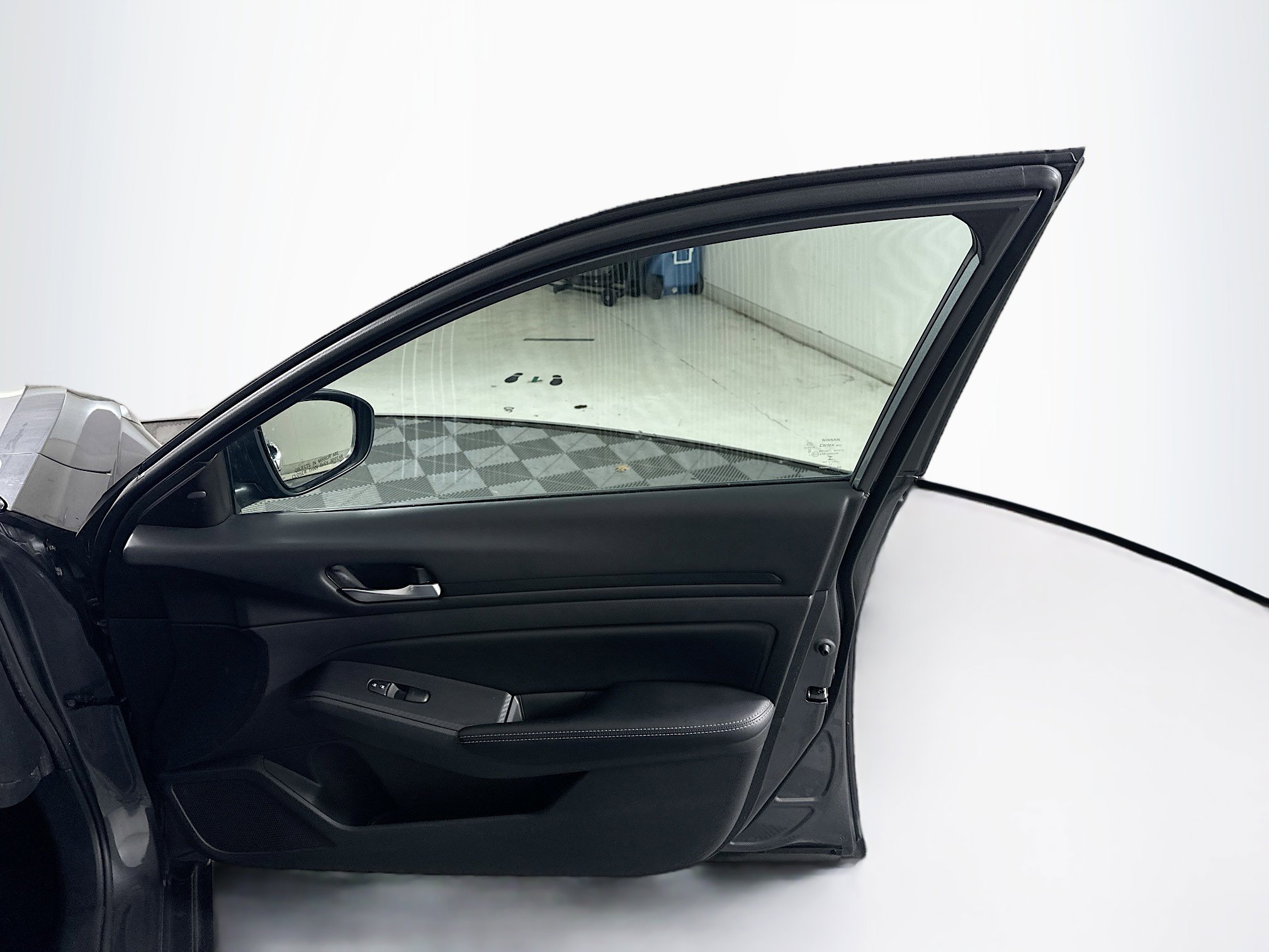 Used 2025 Nissan Altima 2.5 SV image 30