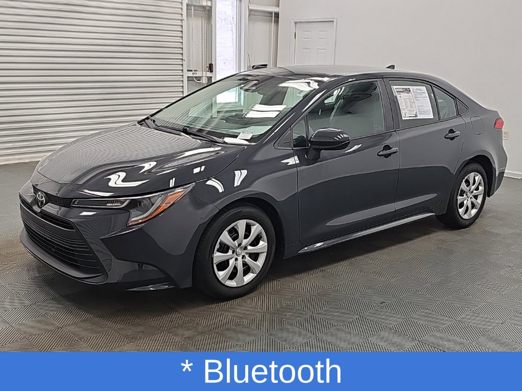 Used 2023 Toyota Corolla LE FWD image 4