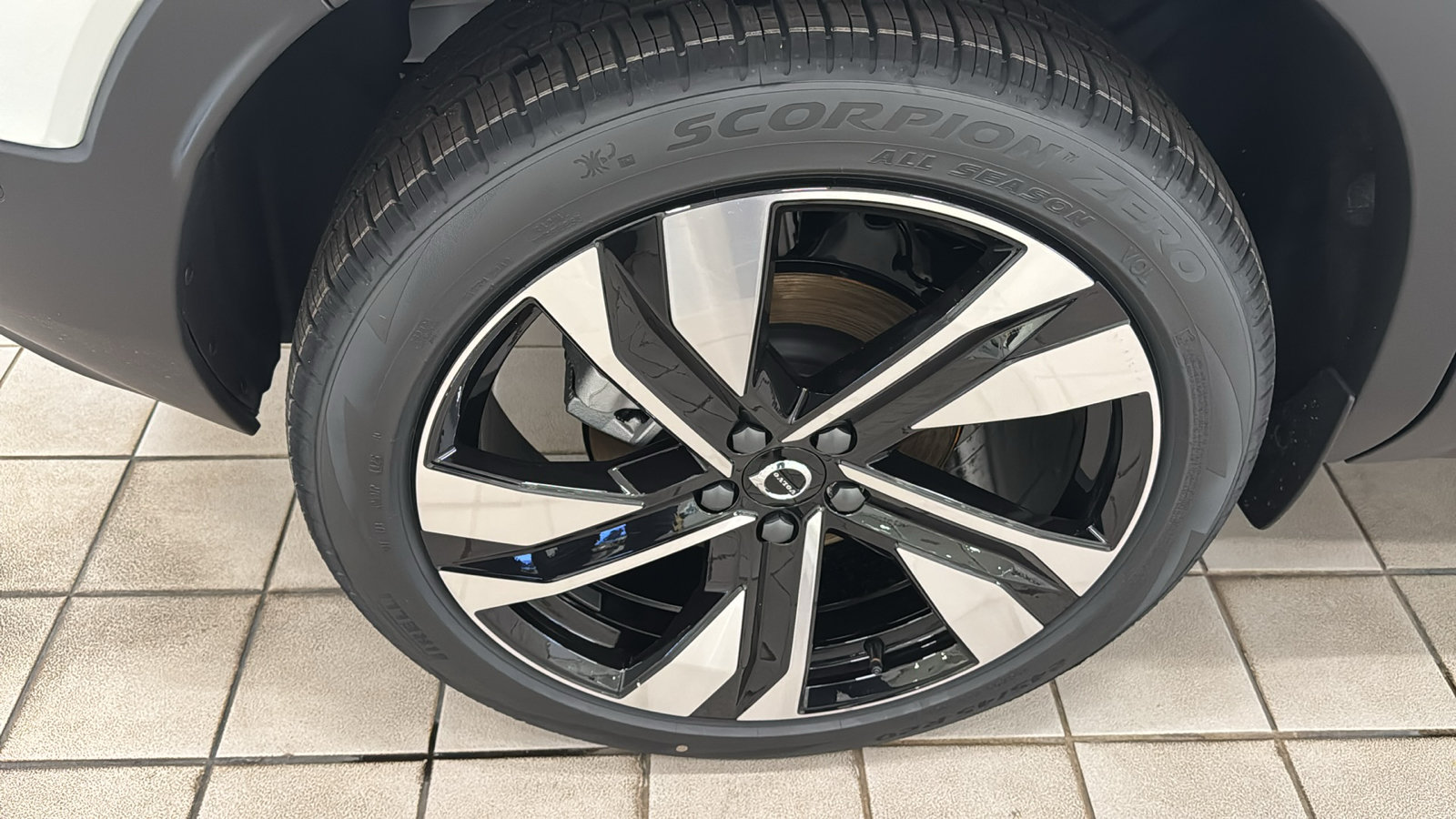 New 2026 Volvo XC40 B5 Ultra w/ Protection Package Premier AWD/4WD image 31