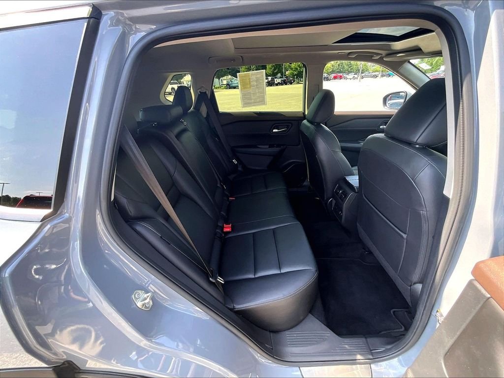 Used 2023 Nissan Rogue SL w/ SL Premium Package AWD/4WD image 16