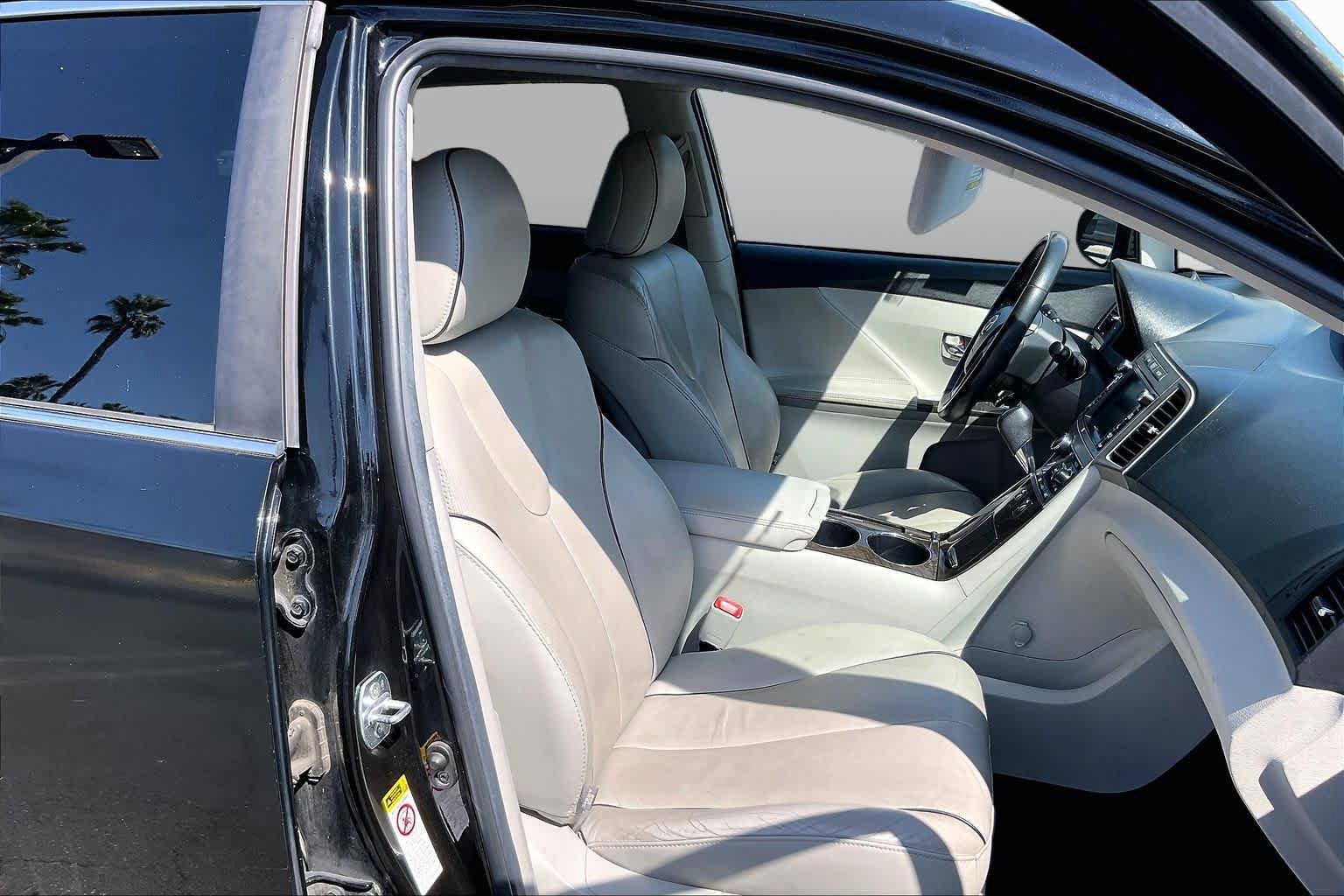 Used 2013 Toyota Venza Limited w/ Tow Prep Pkg FWD image 8