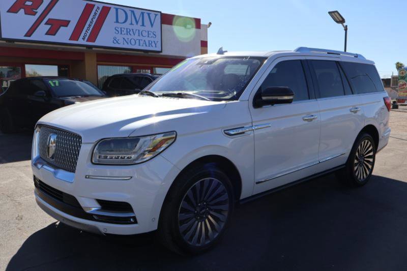 Used 2019 Lincoln Navigator Reserve image 3