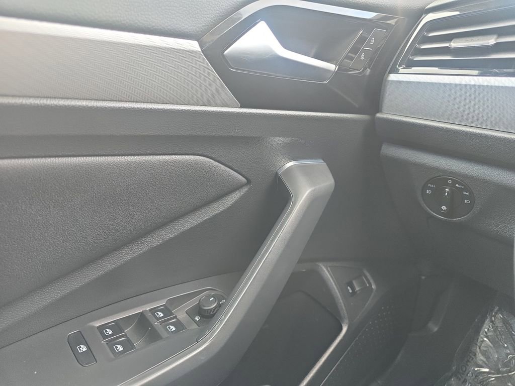 Used 2019 Volkswagen Jetta R-Line w/ R-Line Cold Weather Package image 25