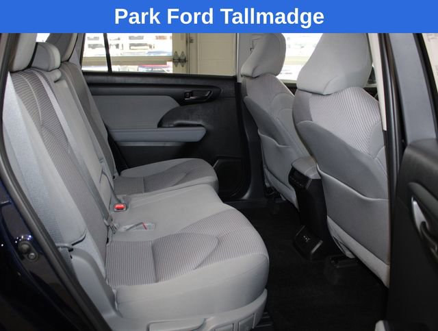 Used 2025 Toyota Highlander LE image 26