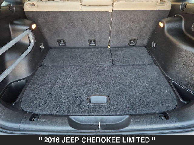Used 2016 Jeep Cherokee Limited AWD/4WD image 30