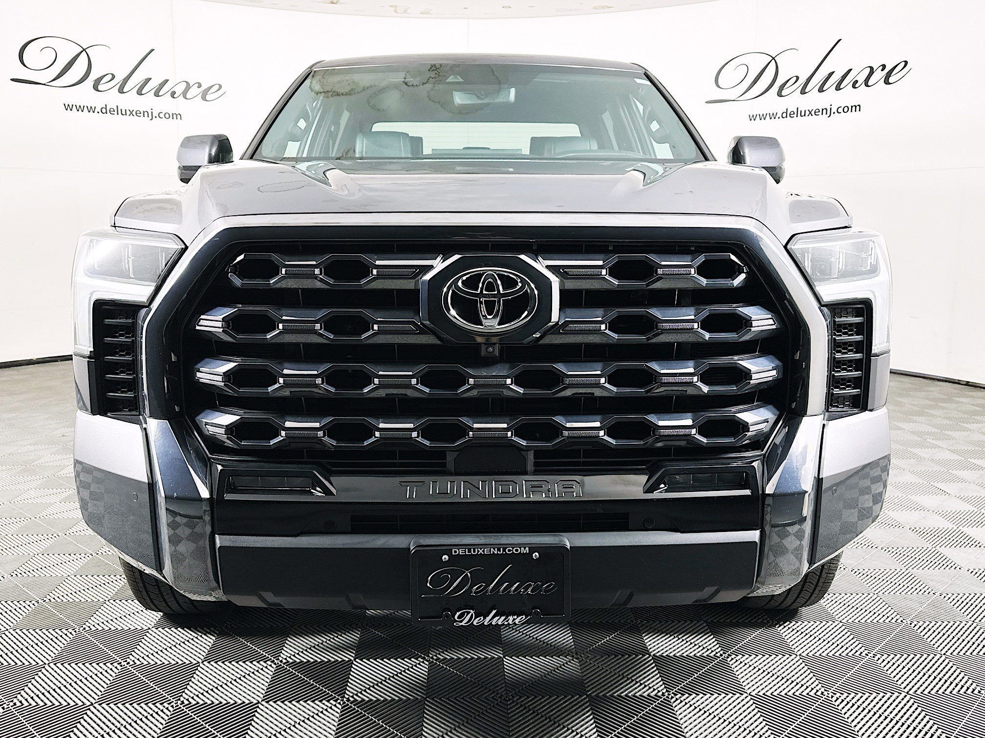 Used 2024 Toyota Tundra Platinum AWD/4WD image 2