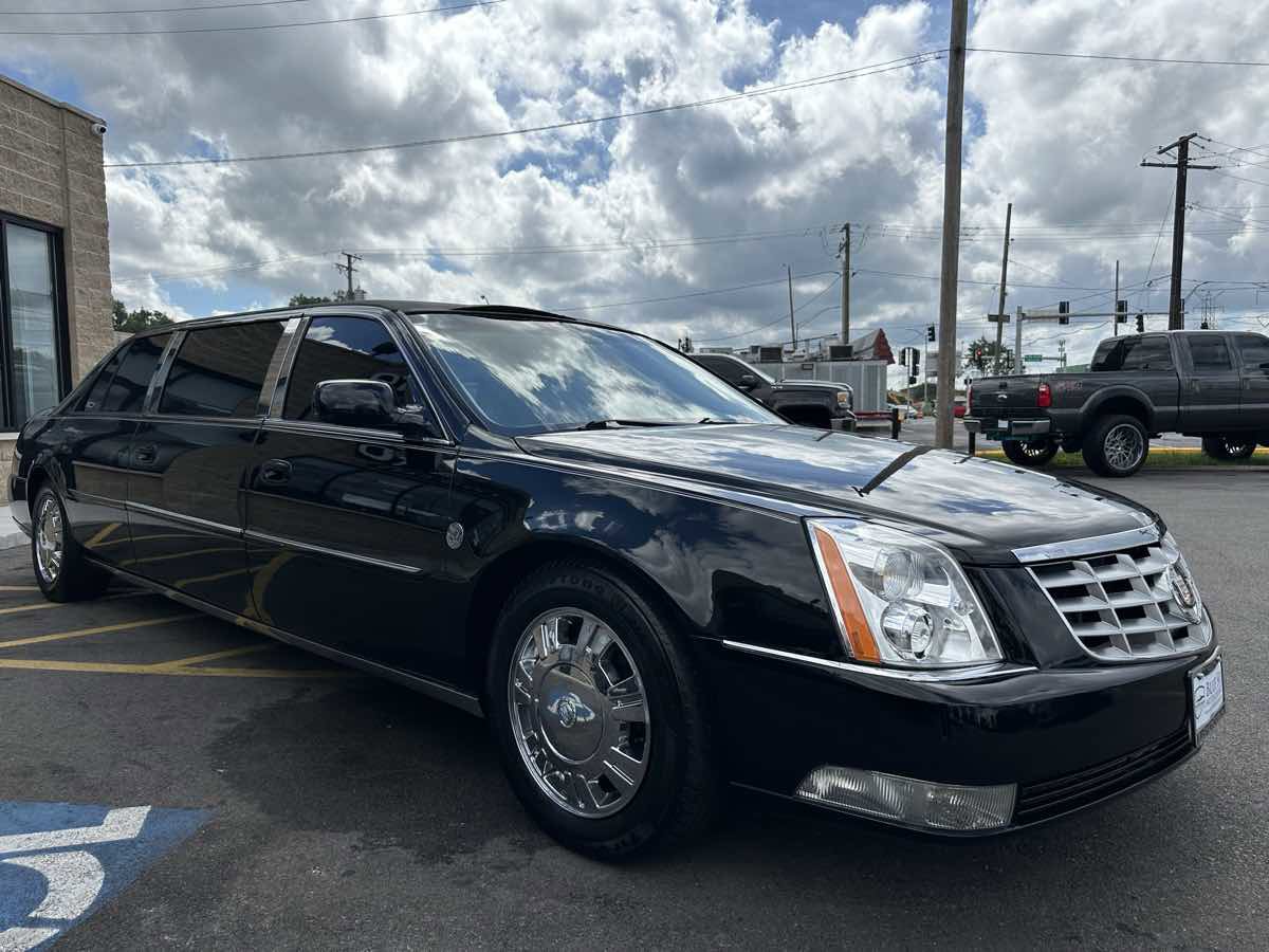 Used 2011 Cadillac DTS Limousine image 3