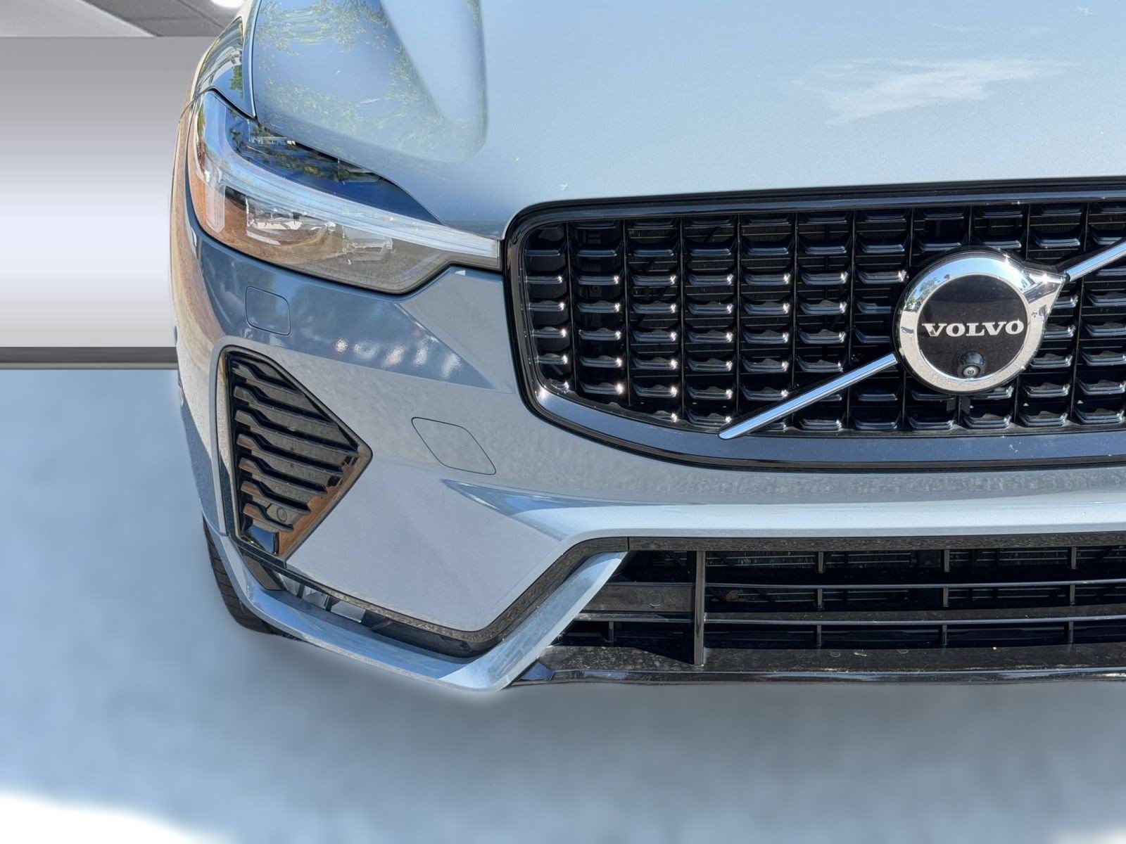 Certified 2024 Volvo XC60 B5 Plus w/ Protection Package Premier AWD/4WD image 12