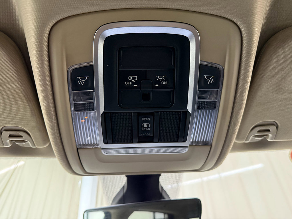 Used 2019 RAM 1500 Laramie AWD/4WD image 34