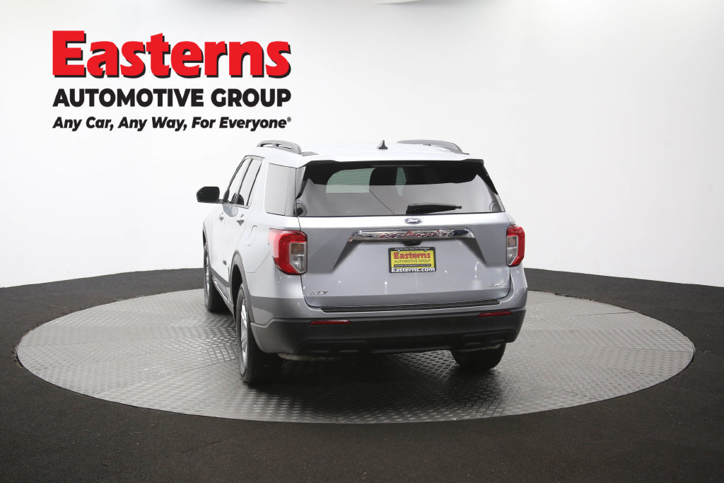Used 2023 Ford Explorer XLT AWD/4WD image 39