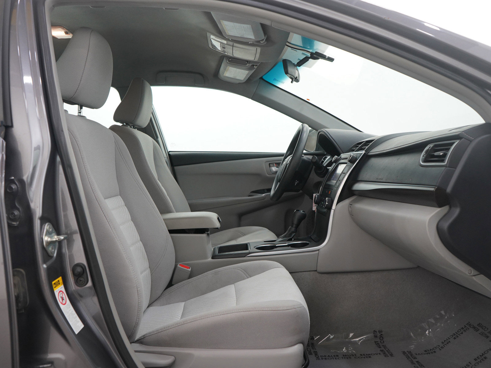 Used 2015 Toyota Camry LE image 12