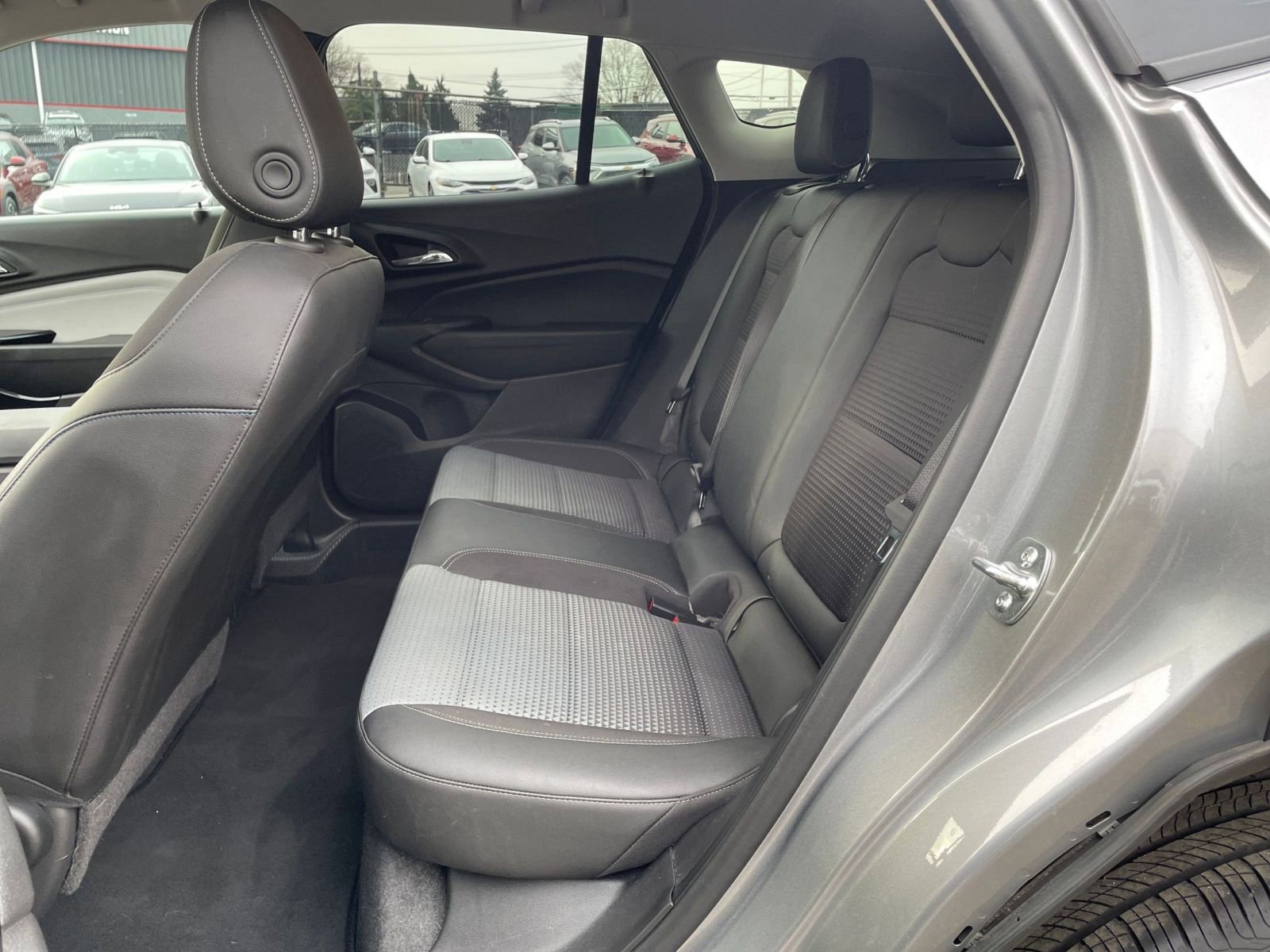 Used 2025 Chevrolet Trax LT image 23