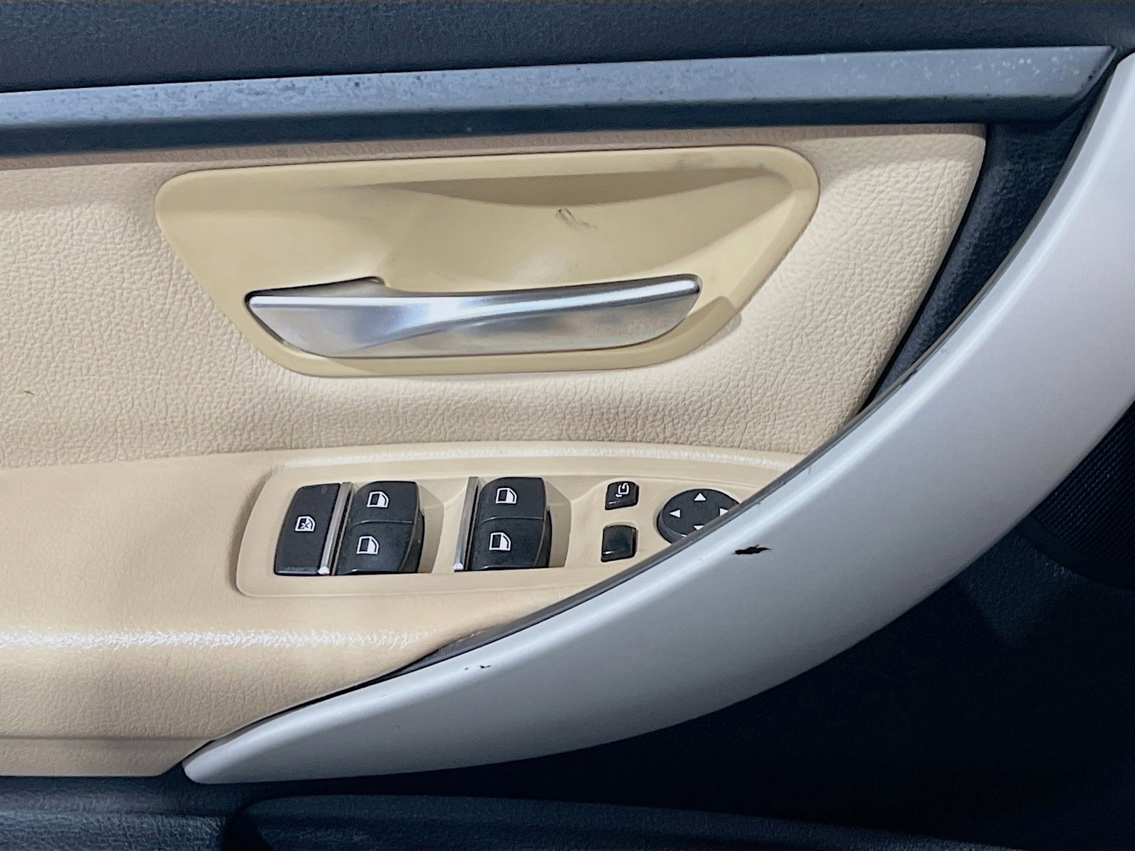 Used 2018 BMW 320i Sedan w/ Convenience Package RWD image 10
