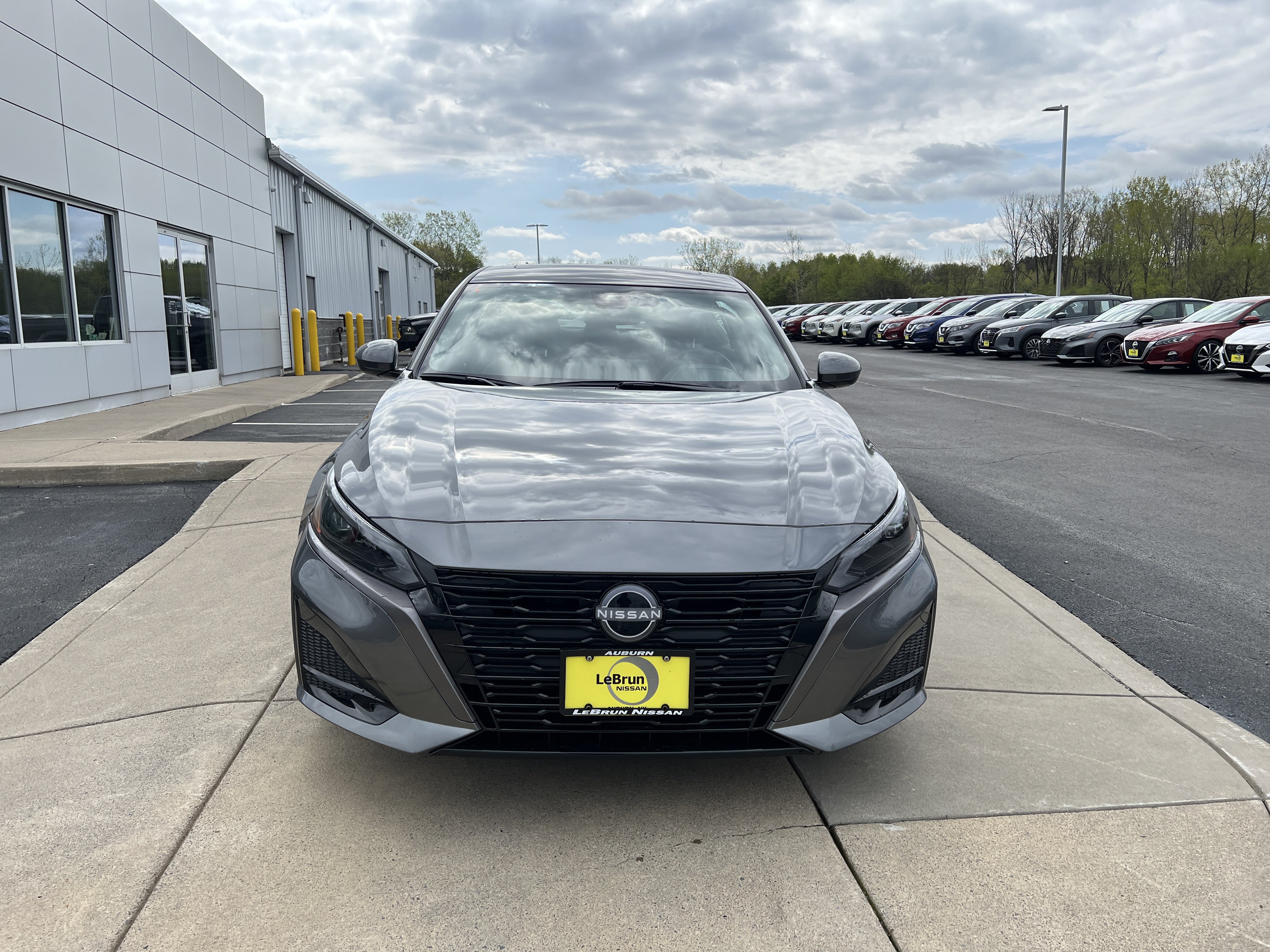 New 2026 Nissan Altima 2.5 SV w/ SV Special Edition Package AWD/4WD image 5