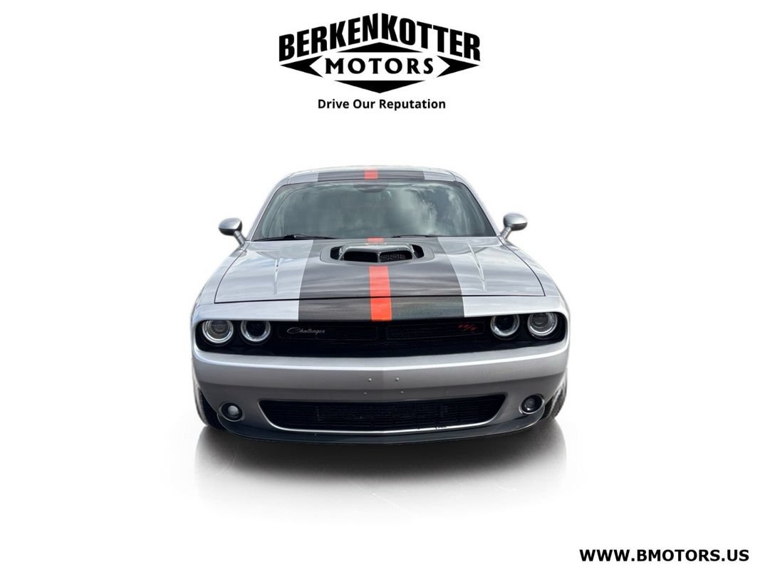Used 2015 Dodge Challenger R/T Plus RWD image 8
