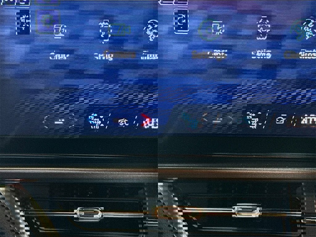 New 2026 Chevrolet Equinox EV LT image 15