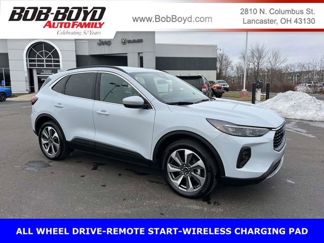 Used 2025 Ford Escape Platinum image 1