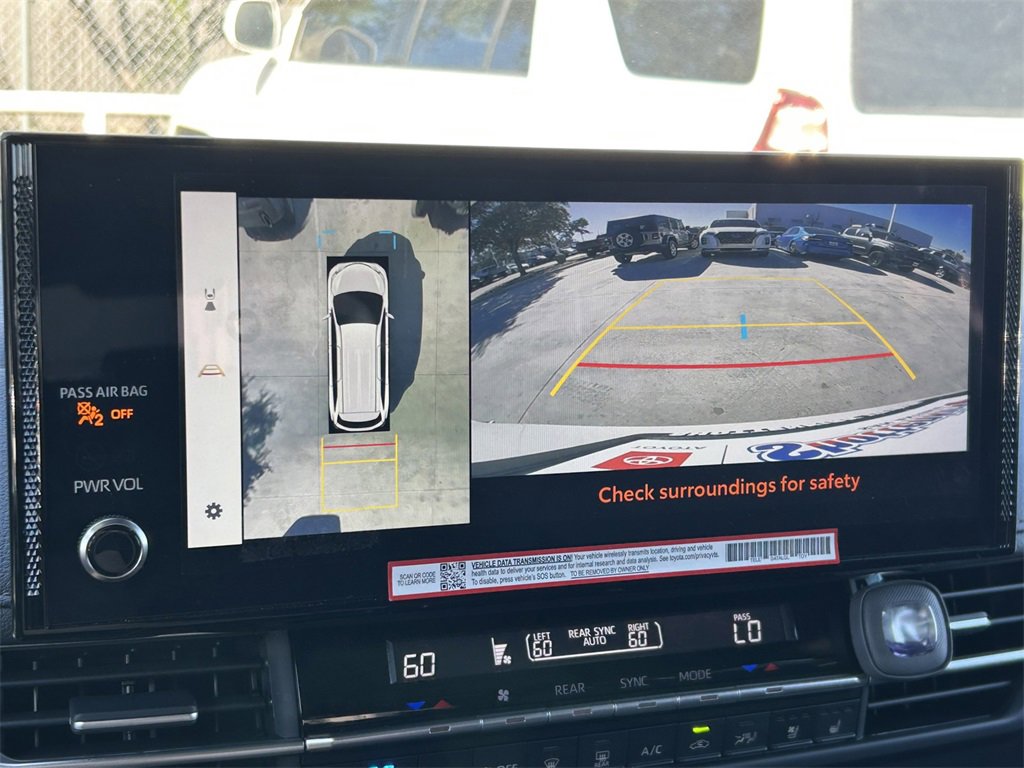 Used 2025 Toyota Sienna Platinum image 43