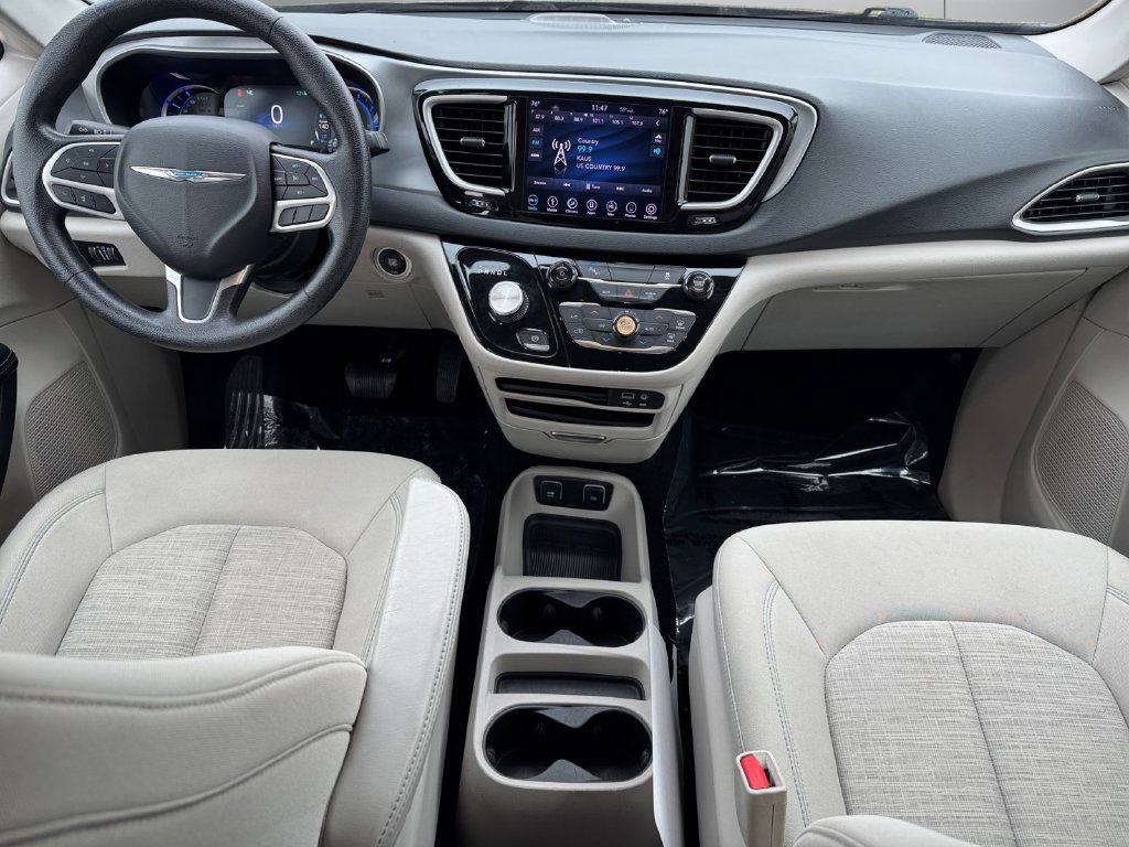 Used 2019 Chrysler Pacifica Touring Plus FWD image 12