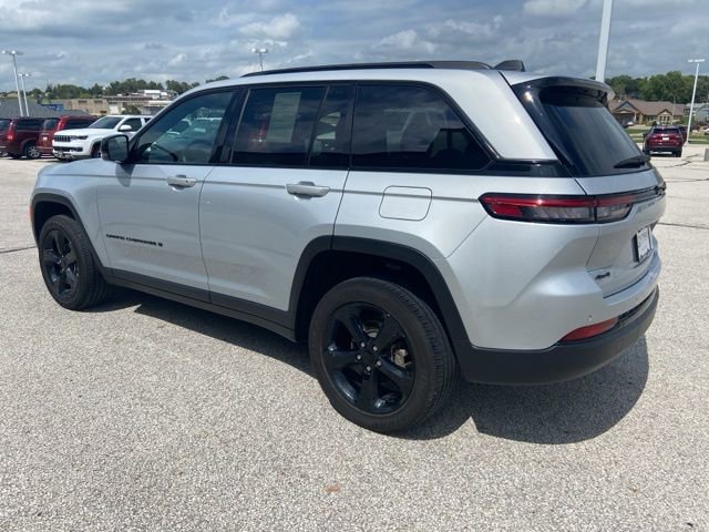 Used 2023 Jeep Grand Cherokee Altitude image 6