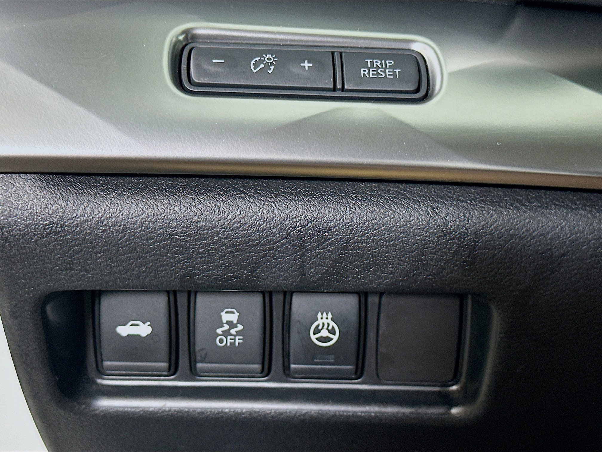 Used 2017 Nissan Maxima SR FWD image 17