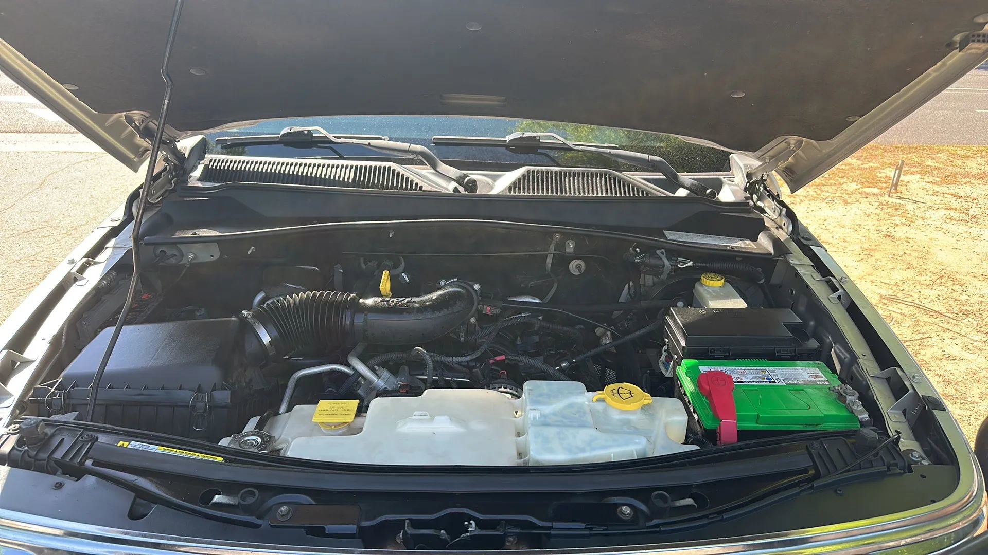 Used 2008 Dodge Nitro SXT image 9