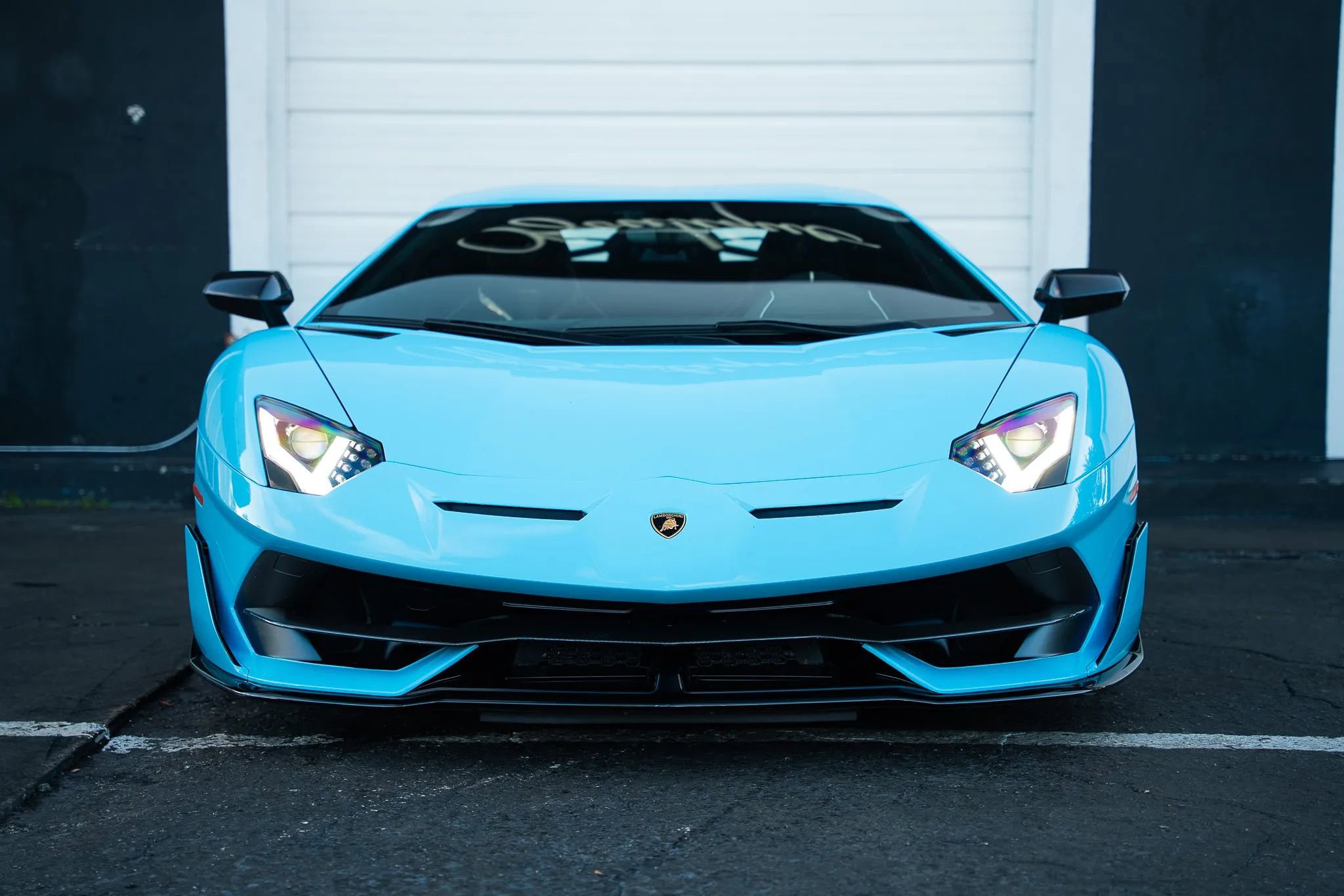 Used 2020 Lamborghini Aventador SVJ AWD/4WD image 2