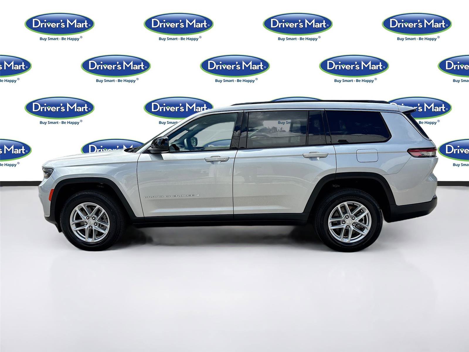 Used 2024 Jeep Grand Cherokee L Laredo image 5