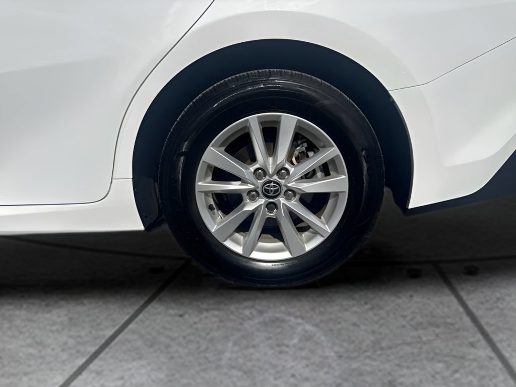 Used 2025 Toyota Camry LE FWD image 28