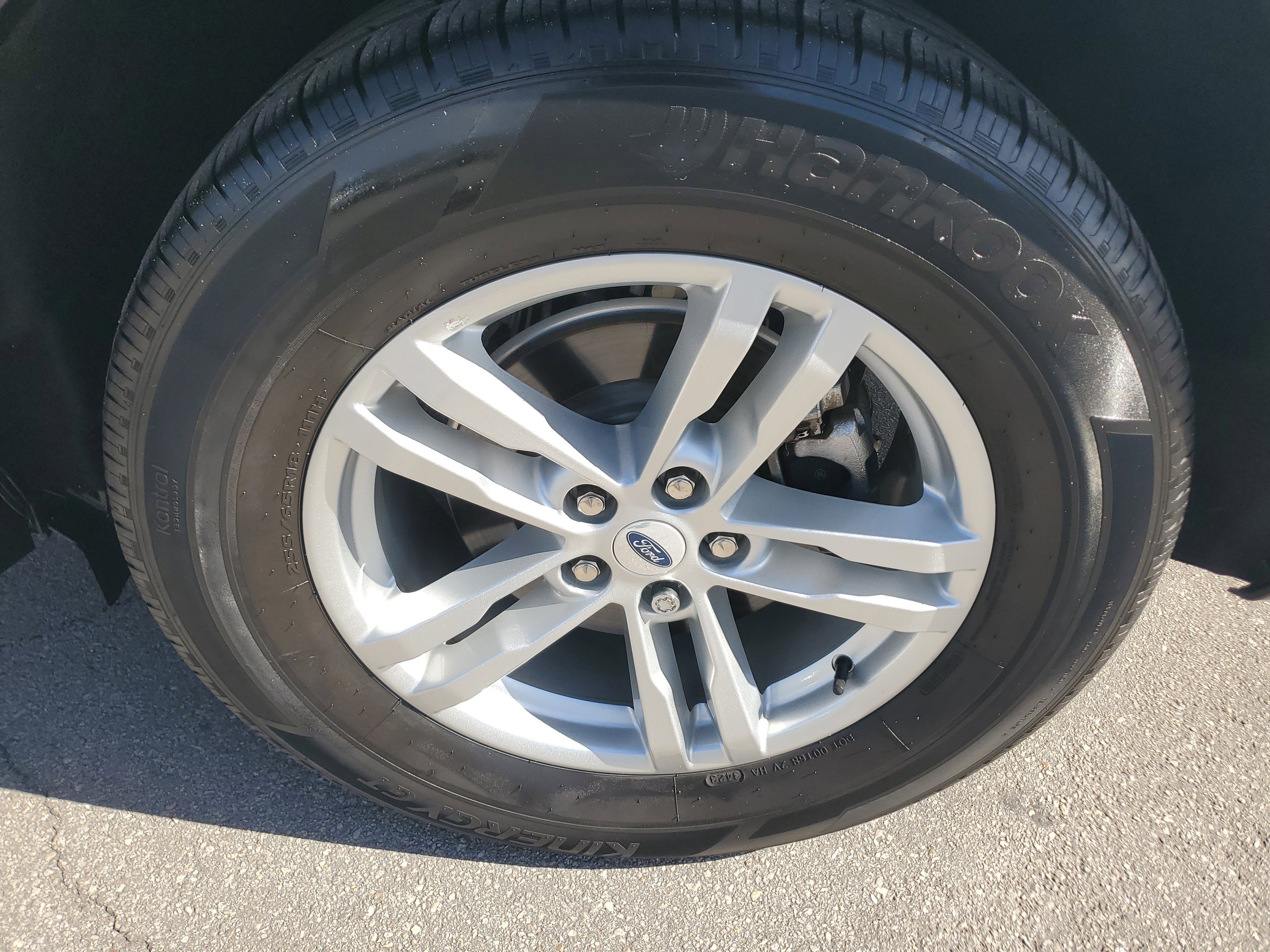 Used 2023 Ford Explorer XLT image 26