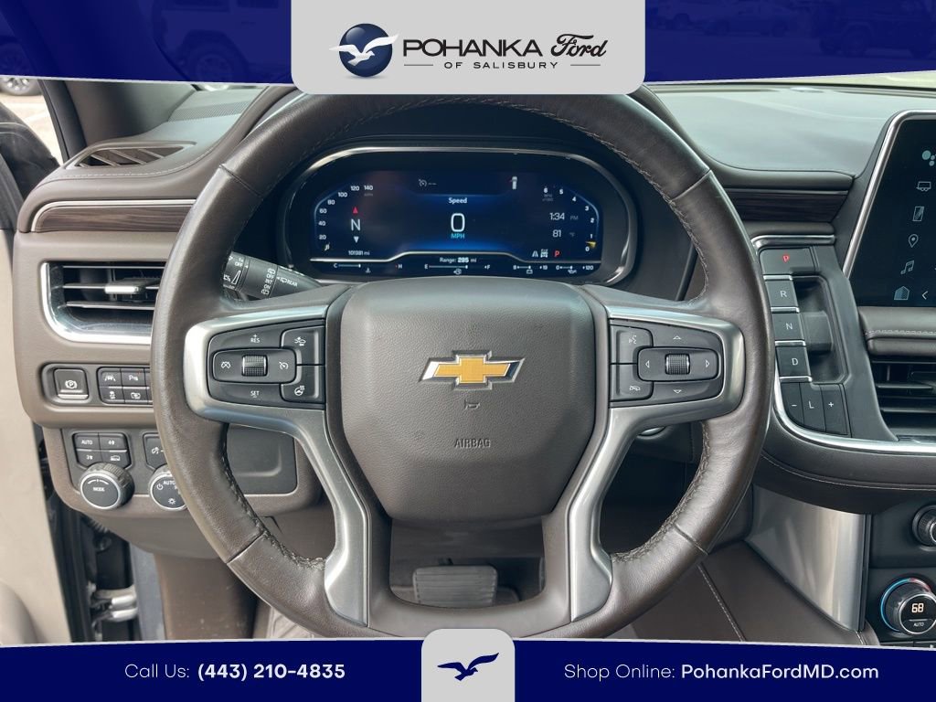 Used 2022 Chevrolet Suburban LT w/ Luxury Package AWD/4WD image 16