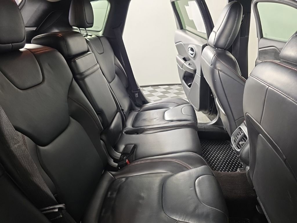 Used 2016 Jeep Cherokee Trailhawk w/ Leather Interior Group image 38