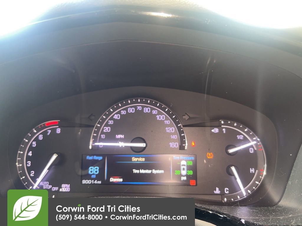 Used 2017 Cadillac XT5 Luxury w/ Driver Awareness Package FWD image 6