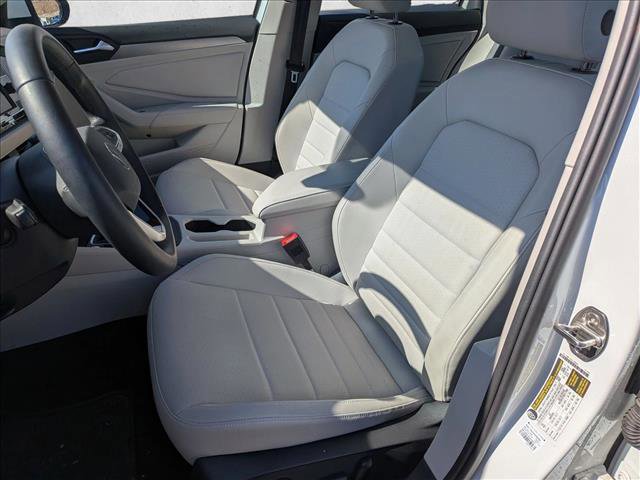 Used 2024 Volkswagen Jetta SE image 10