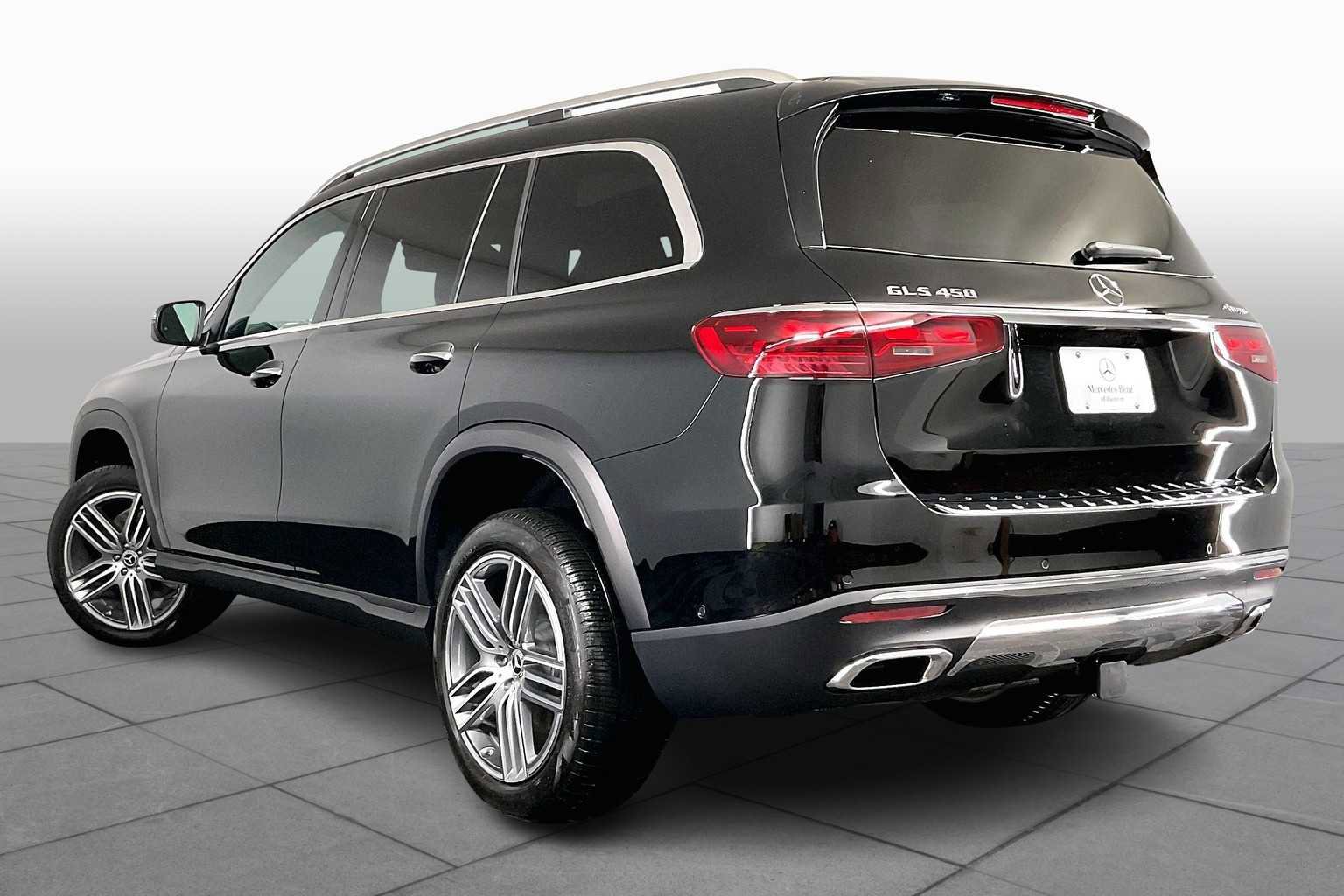 Used 2025 Mercedes-Benz GLS 450 4MATIC image 4