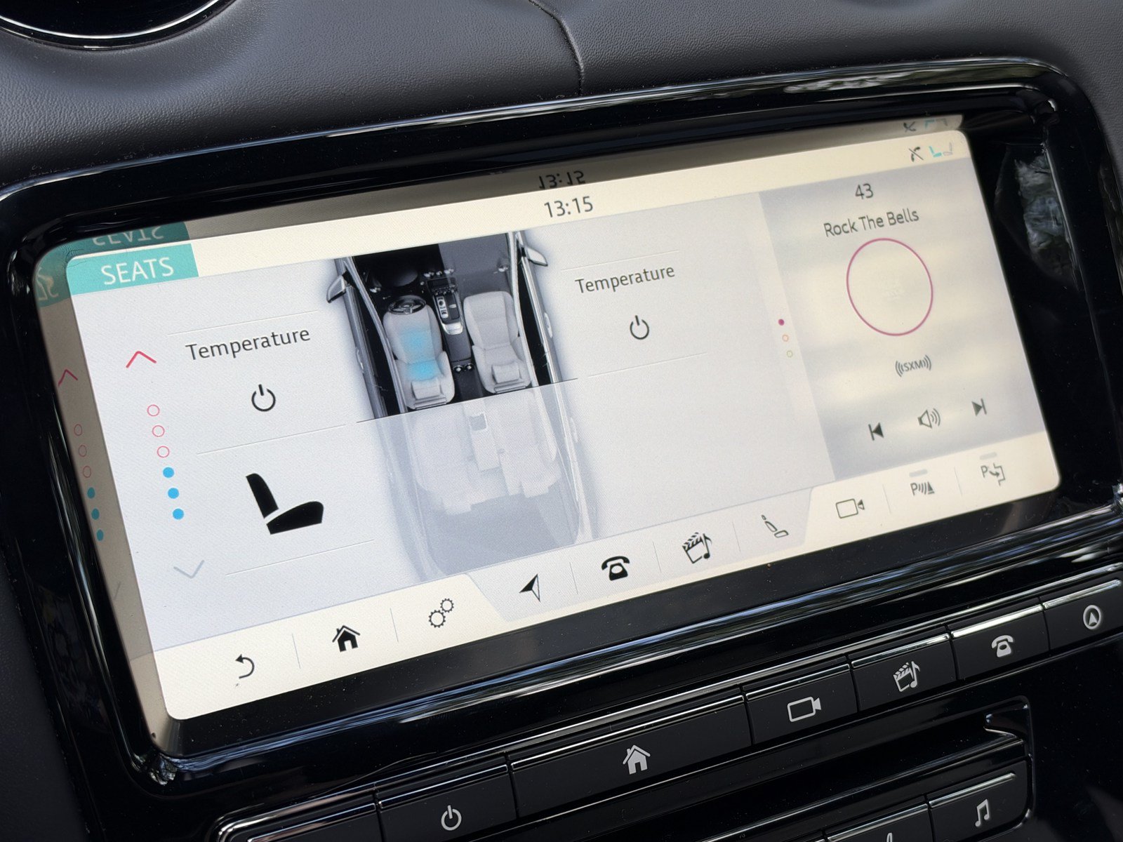 Used 2019 Jaguar XJ R RWD image 28