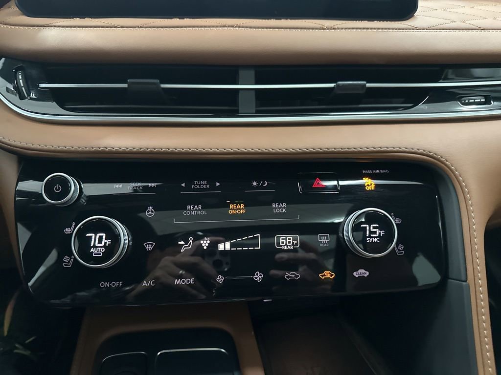 Used 2025 INFINITI QX60 Autograph w/ Cargo Package image 18