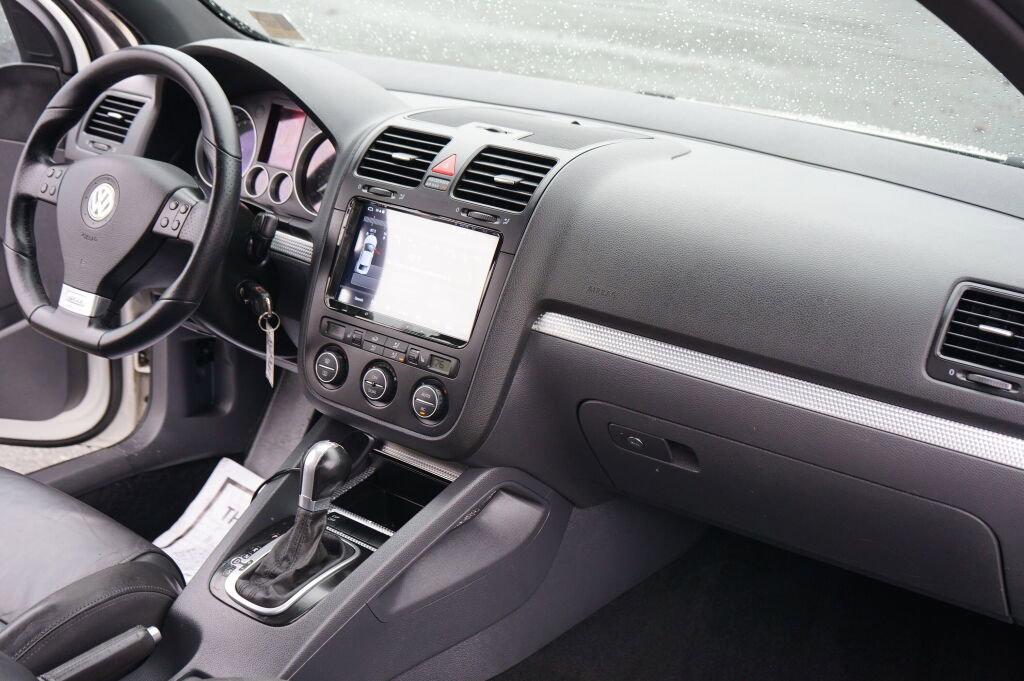 Used 2008 Volkswagen R32 image 12