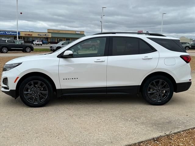 Used 2022 Chevrolet Equinox RS w/ RS Leather Package image 2