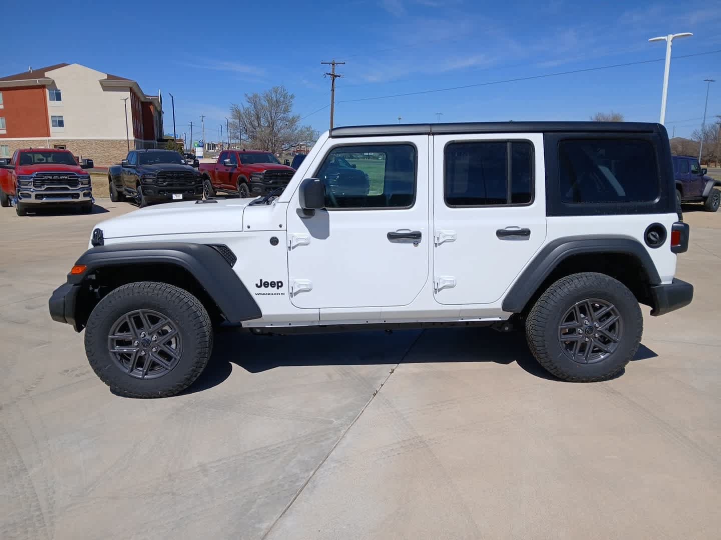Used 2025 Jeep Wrangler Unlimited Sport AWD/4WD image 3